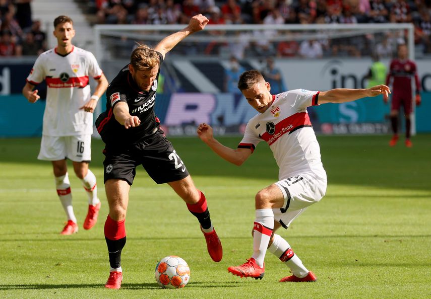 El Stuttgart resucita con diez