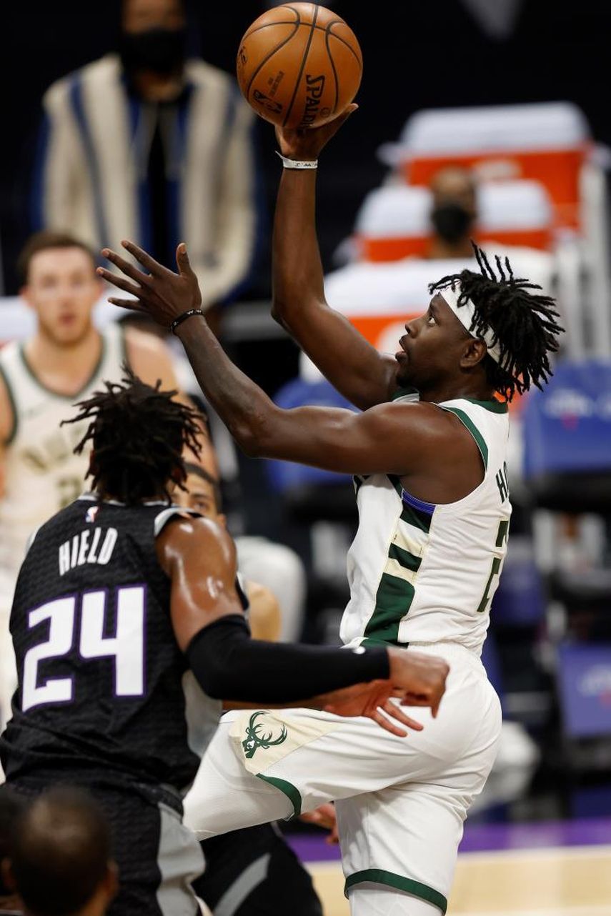 128-129. Ante Kings, Jrue Holiday, líder de Bucks en ausencia de Antetokounmpo
