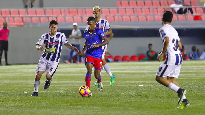 Plaza, Veragüense y Sporting siguen sin cumplir con sus minutos de reservas