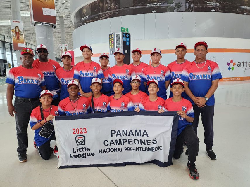 Estos son los integrantes del equipo de las Pequeñas Ligas de Bethania que a partir del lunes 17 de julio representarán a Panamá en la Serie Latinoamericana Preintermedia (13-14 años) en Curazao. Foto: Cortesía/Panabecame&nbsp;