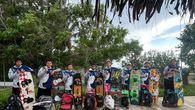 Vecinos, instructores y padrinos de Punta Chame impulsan el programa “Verano en Chame”, una iniciativa que acerca el kitesurf a jóvenes de la comunidad, promoviendo el deporte, la integración y el uso positivo del tiempo libre. Vecinos, instructores y padrinos de Punta Chame impulsan el programa “Verano en Chame”, una iniciativa que acerca el kitesurf a jóvenes de la comunidad, promoviendo el deporte, la integración y el uso positivo del tiempo libre.