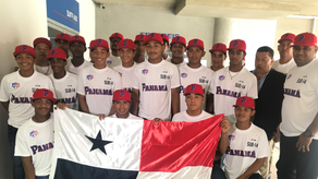 Equipo panameño recibe el pabellón nacional