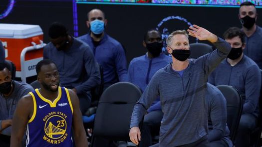 Embiid destaca con 45 puntos y Harden por sus críticas