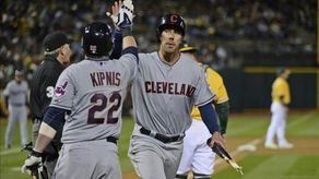2-1. Murphy define la pizarra para los Indios