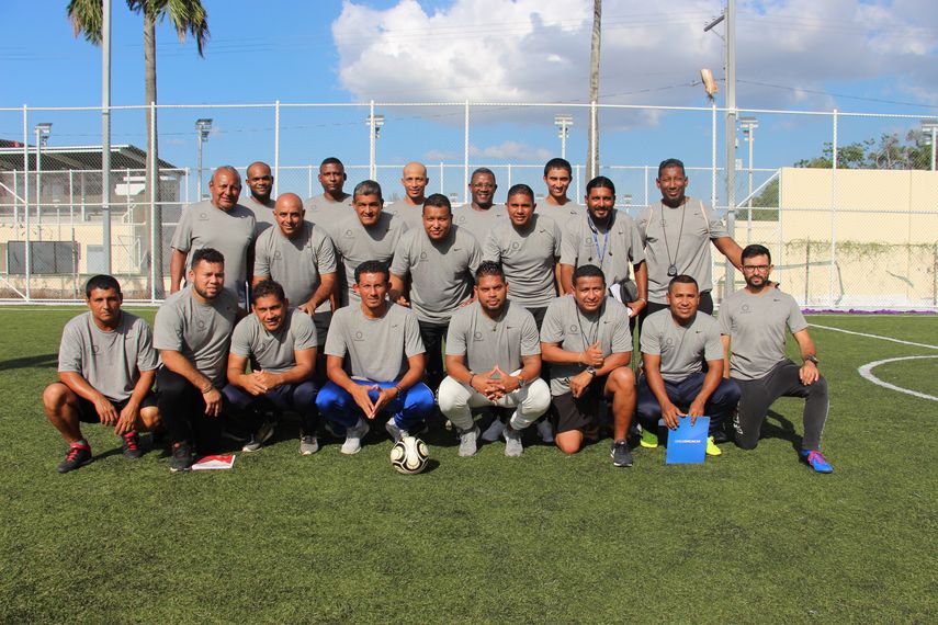 Curso de licencia D de Concacaf para entrenadores locales