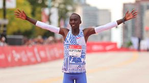 Kelvin Kiptum rompe el Récord Mundial de Maratón en Chicago