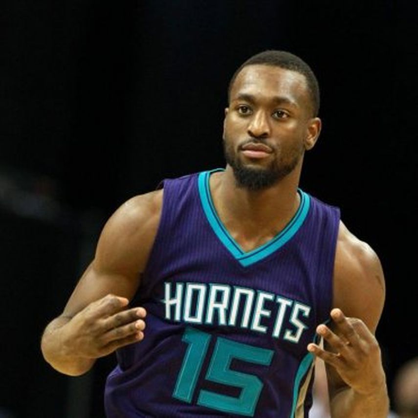 108-115. Walker corta la mala racha de Hornets; Rubio, se acercó al triple-doble