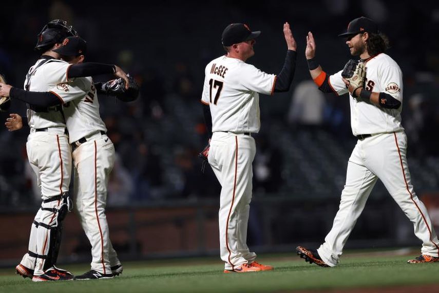 Padres pueden con Dodgers; Gigantes consolidan su juego ganador