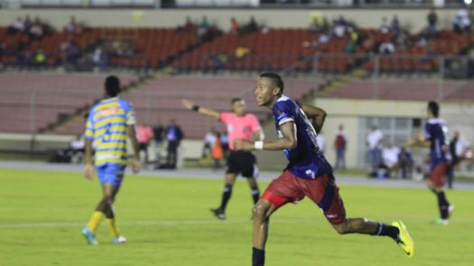 Alfredo Stephens pone al Plaza Amador con ventaja en la ida ante Chorrillo