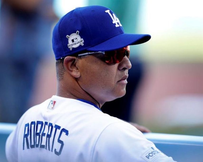 Dave Roberts tiene siete vidas, el presidente de Dodgers lo