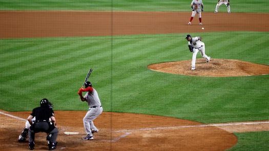 6-3. Yanquis, con dos jonrones de Voit, barren la serie a Medias Rojas