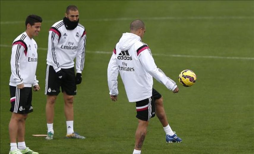 James, Benzema, Pepe y Arbeloa se entrenaron con el grupo