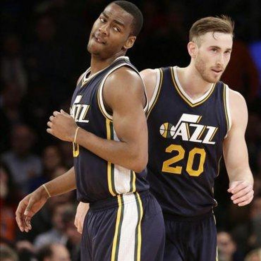 98-81. Burks logra un doble-doble y los Jazz siguen segundos en la clasificación