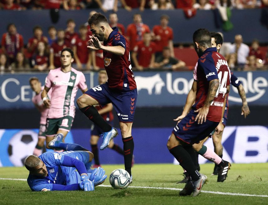 0-0. Osasuna asedia pero deja ‘vivo’ a un desdibujado Betis
