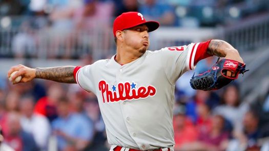 4-3. Velasquez domina y los Filis derrotan a los Cerveceros