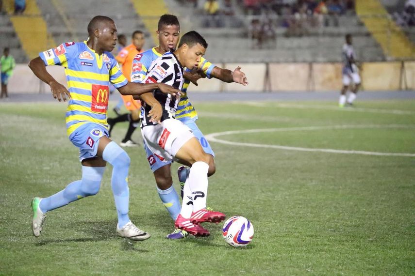 Tauro sucumbe en una dura batalla ante un Chorrillo FC que clasifica a semifinales