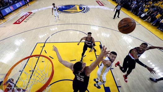 116-94. Curry se exhibe ante Trail Blazers y Warriors comienzan arrolladores
