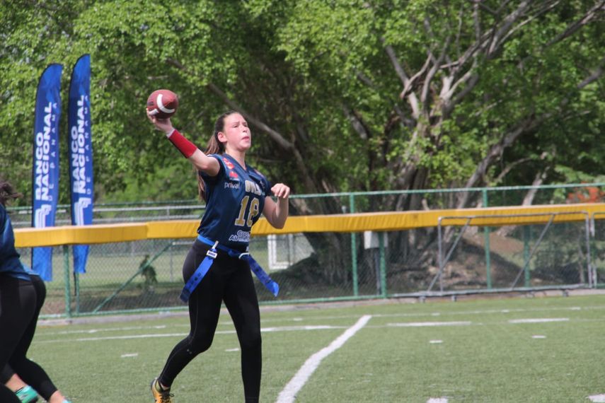 Owls pisa fuerte en Flag Femenino Juvenil Kiwanis