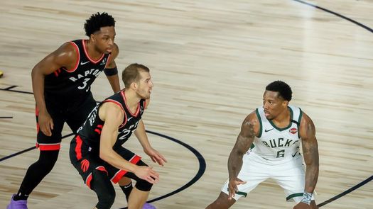 Los Raptors ganan el duelo a los Bucks sin Antetokounmpo, y los Suns siguen invictos