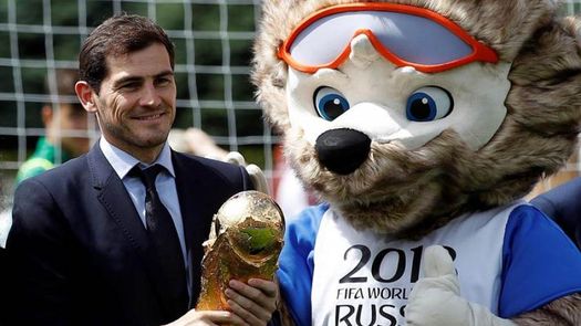Casillas vuelve a la Plaza Roja tras su etapa televisiva en el Mundial