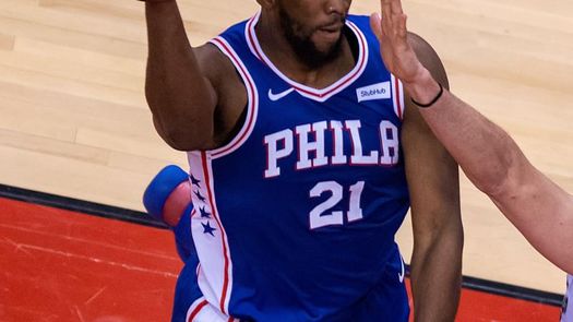 97-91. Embiid logra un doble-doble en la victoria de los Sixers ante Kings
