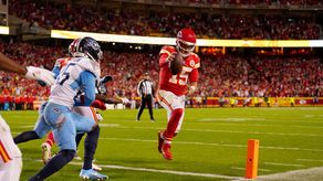 Chiefs se imponen a Titans en overtime