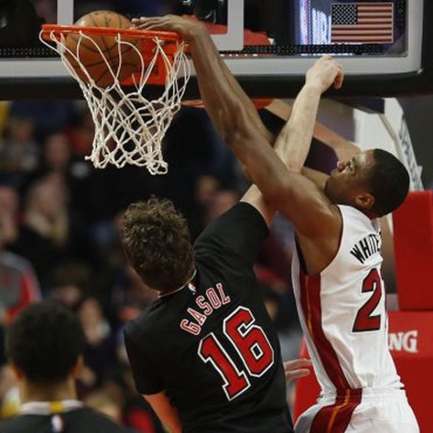 129-111. Whiteside destrozó a Pau Gasol y Heat logran marca ante los Bulls