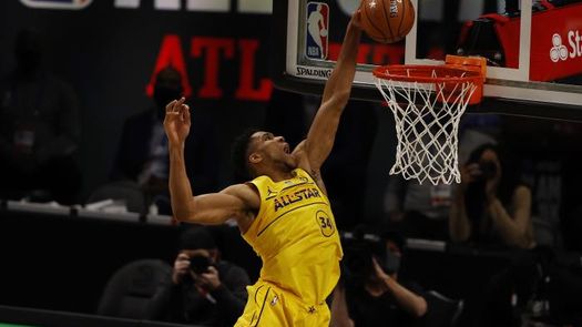 132-94.Antetokounmpo, segundo mejor anotador de Bucks