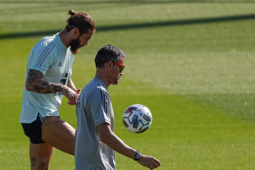 Sergio Ramos: Duele no defender a España, pero es mejor descansar