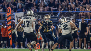 Los Fighting Owls de la AIP mejoraron su marca a un perfecto 8-0 ante los Brader Raiders en el Clásico de la KFL.&nbsp;