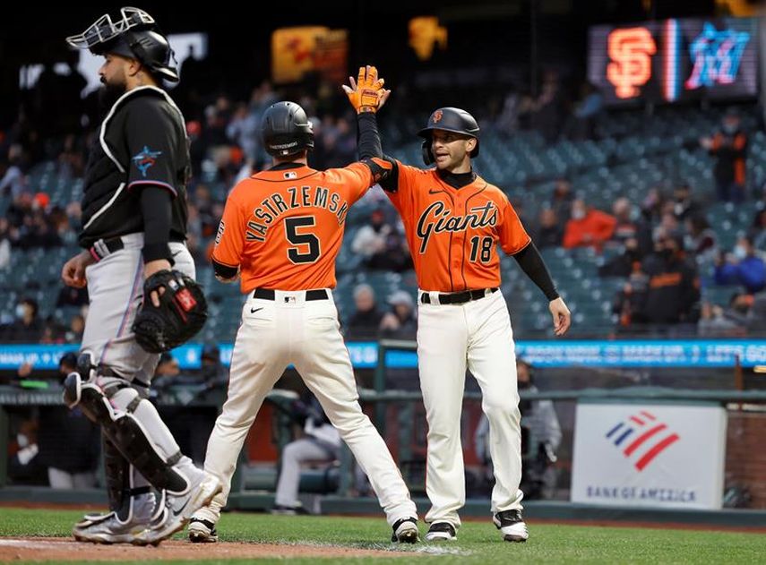 5-3. Wood y Yastrzemski se combinan para guiar la victoria de los Gigantes sobre los Marlins