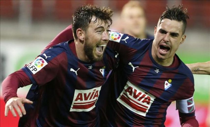 5-1 El Eibar sigue pensando en Europa ante un desconcertado Granada