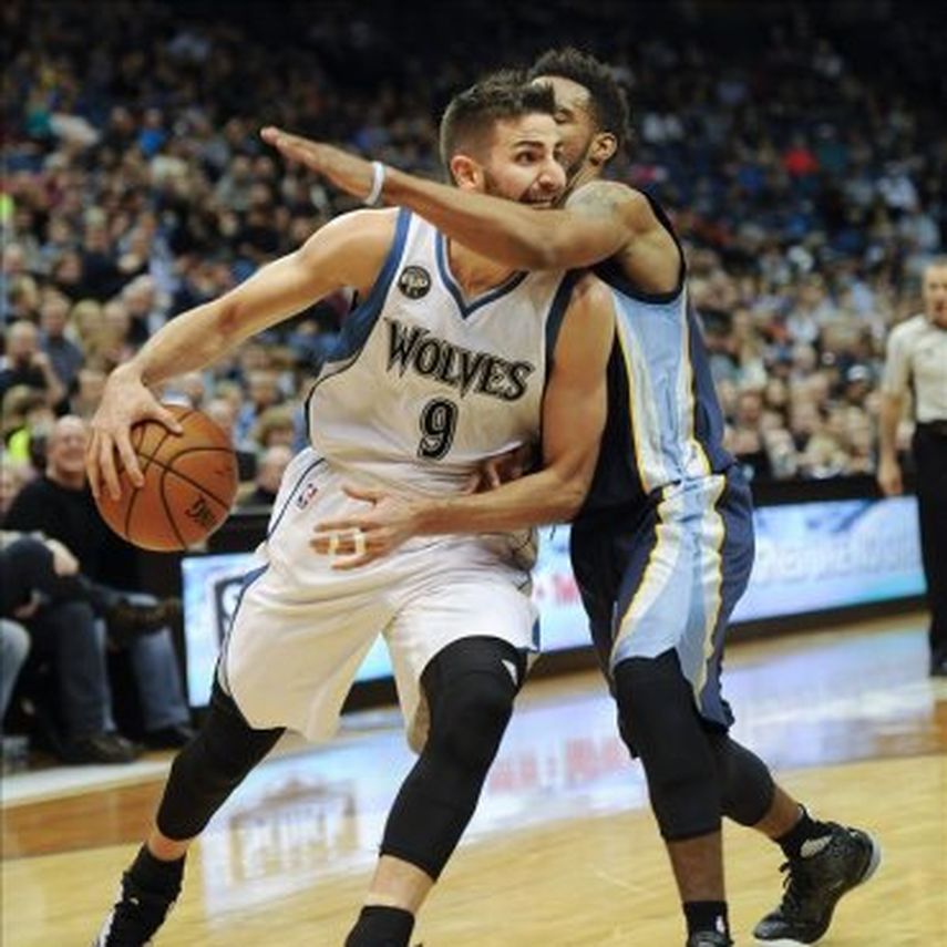 106-101. Rubio ganó el duelo a Marc Gasol con un doble-doble decisivo