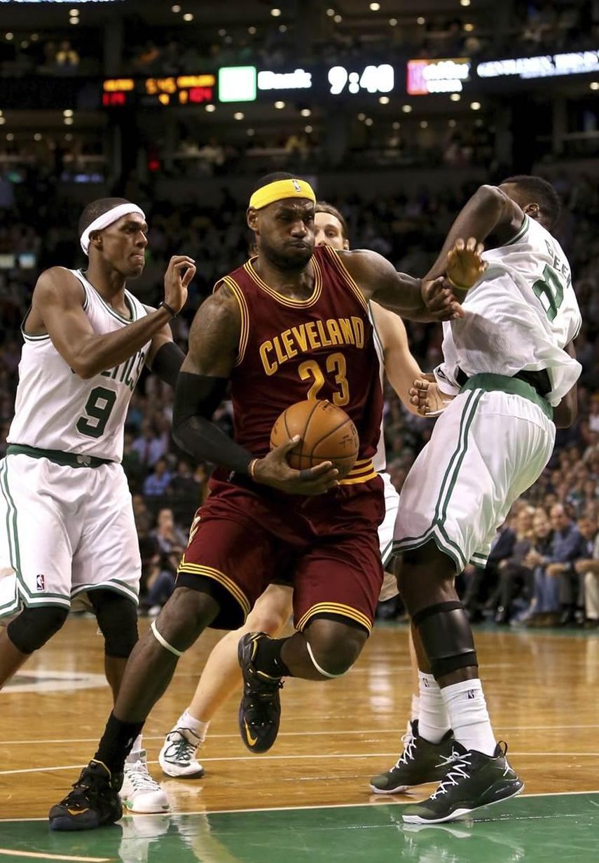121-122. James logra 41 puntos en el triunfo de los Cavaliers