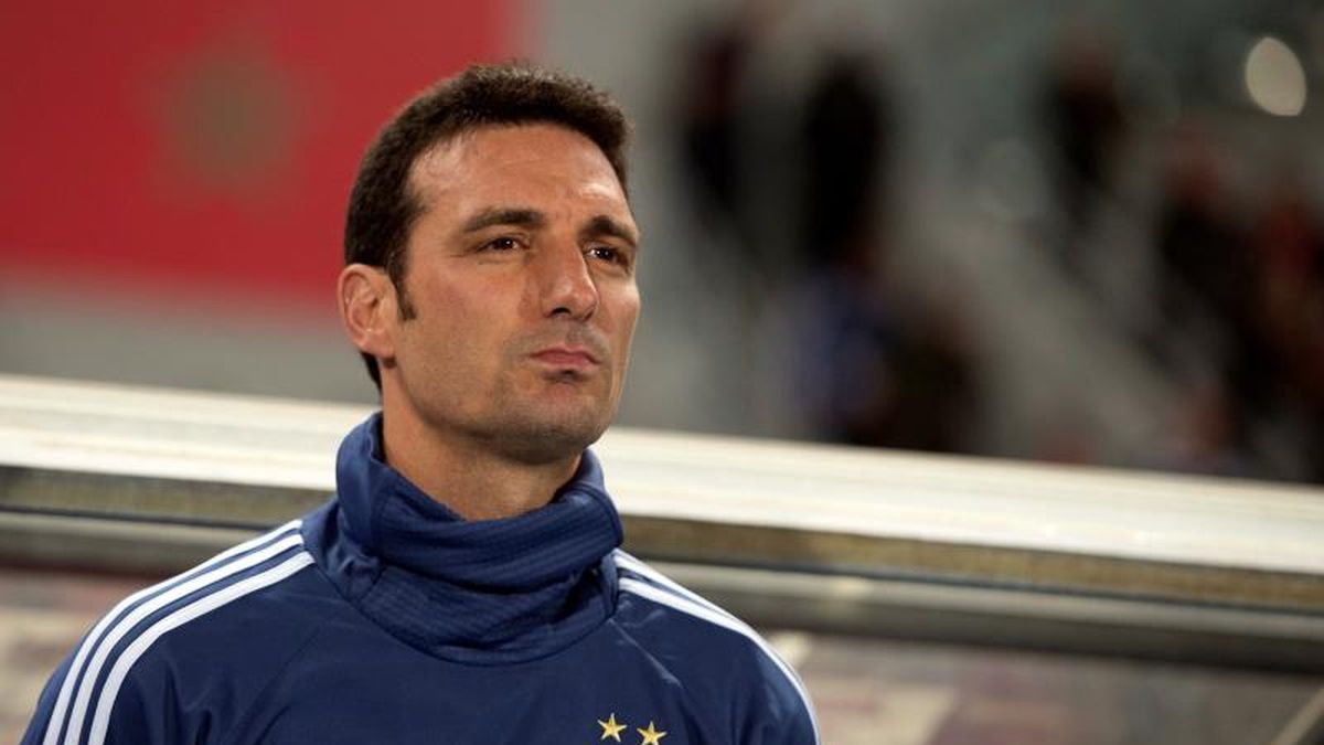 Scaloni da las gracias por los mensajes apoyo y afirma: Un par de puntos y a casa