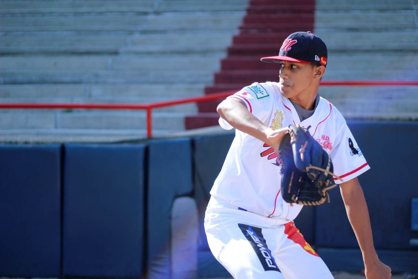 Adán Frías fue la gran figura entre los lanzadores del Béisbol Juvenil