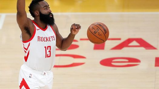 Otra noche de marcas de Harden que empata a Byrant en partidos de 30 puntos