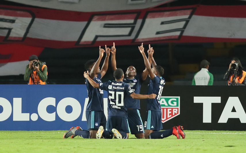 Emelec y El Nacional luchar por la última plaza en la liguilla final del fútbol en Ecuador