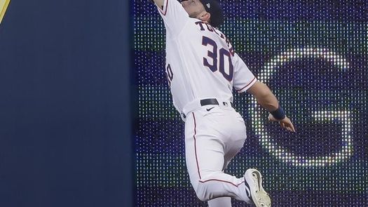 11-2. Tucker y Astros reciben encendidos a los Medias Rojas con Alex Cora