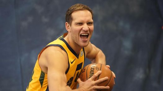 103-100. Un triple de Bogdanovic da la victoria a los Jazz