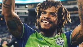 Román Torres cerca de volver al fútbol en Estados Unidos
