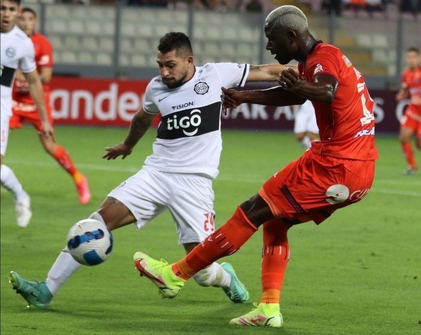 Arroyo acumuló 65 minutos con Vallejos ante Olimpia.&nbsp;