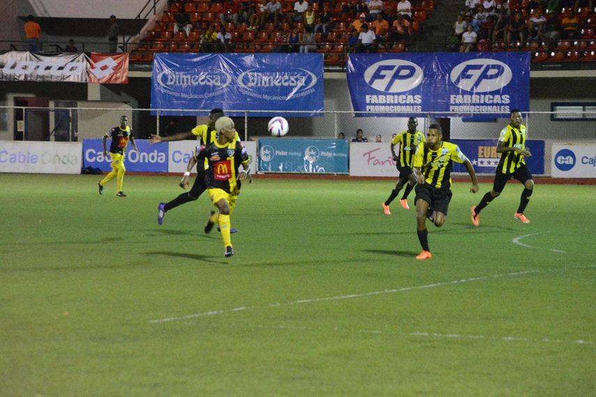 Polémico empate entre el CAI y el Chorrillo