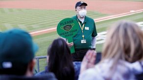 Marineros y Atléticos, imparables, en la celebración del Día de Jackie Robinson