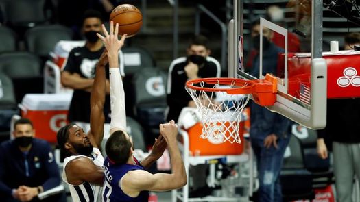 Jazz, Suns, Clippers y Nuggets exhiben poder ganador; Knicks, ocho triunfos