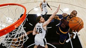 Pau Gasol destaca ante Cavaliers; ganan Ibaka, Hernangómez y Abrines