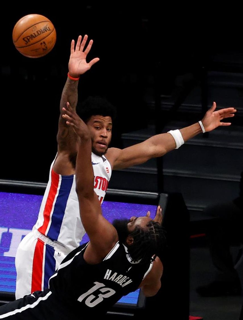 100-95. Ante los Pistons, Harden logra un triple-doble y los Nets el cuarto triunfo seguido