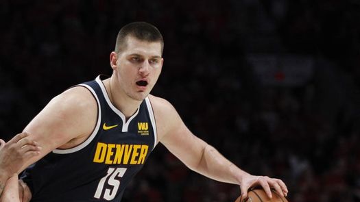 98-100. Jokic anota la canasta ganadora de Nuggets ante Timberwolves