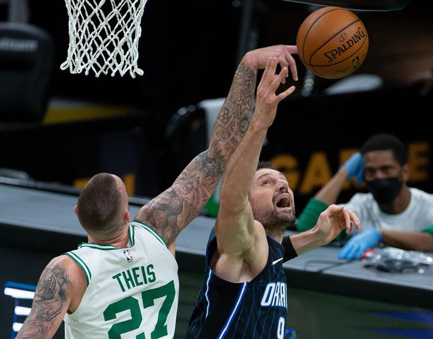 112-96. Brown dirige la victoria de Celtics, que cortan racha perdedora
