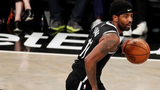 Kyrie Irving no habla con los periodistas y se limita a dar un comunicado